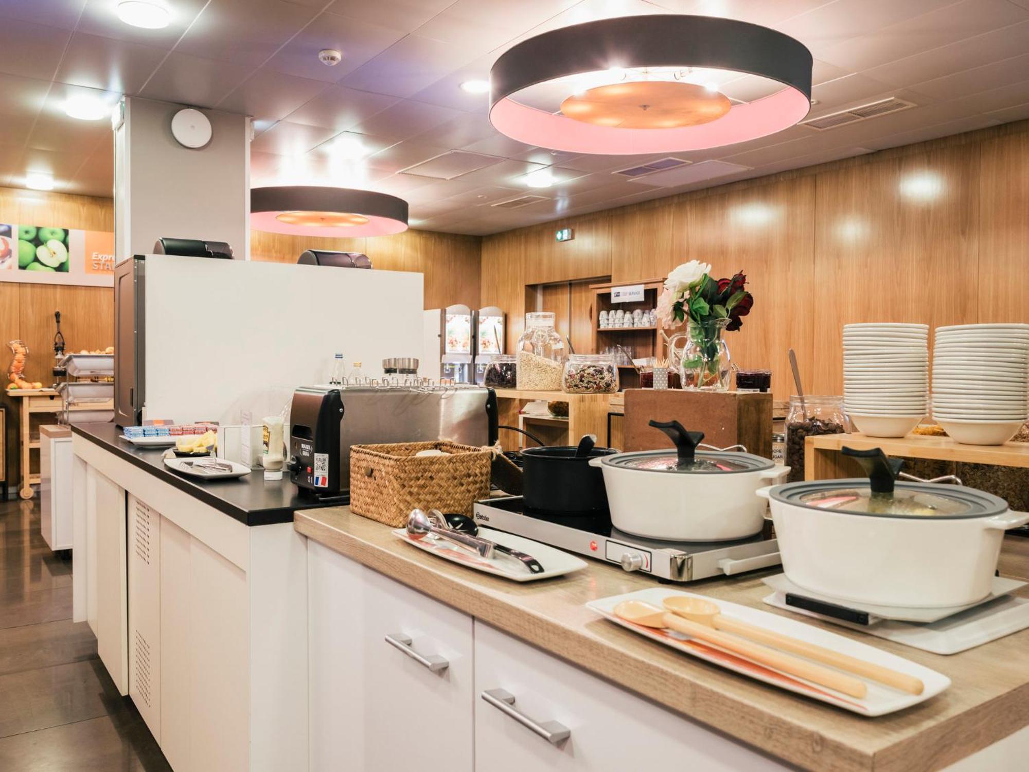 Holiday Inn Express Saint-Nazaire By Ihg Kültér fotó