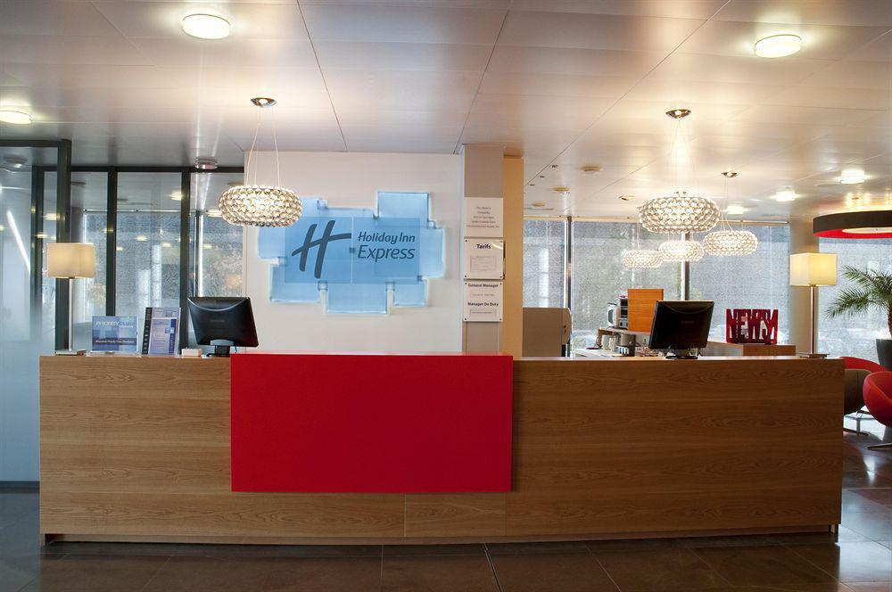 Holiday Inn Express Saint-Nazaire By Ihg Beltér fotó